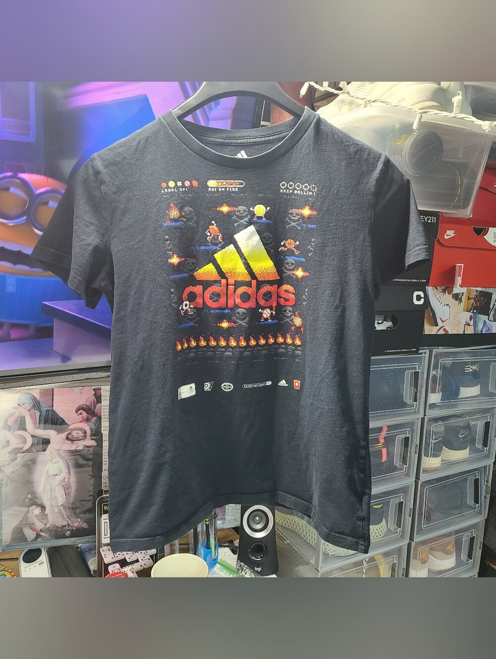 Adidas 8-Bit Platform Gamer pixelated gaming graphic t-shirt, boys 14-16 size L